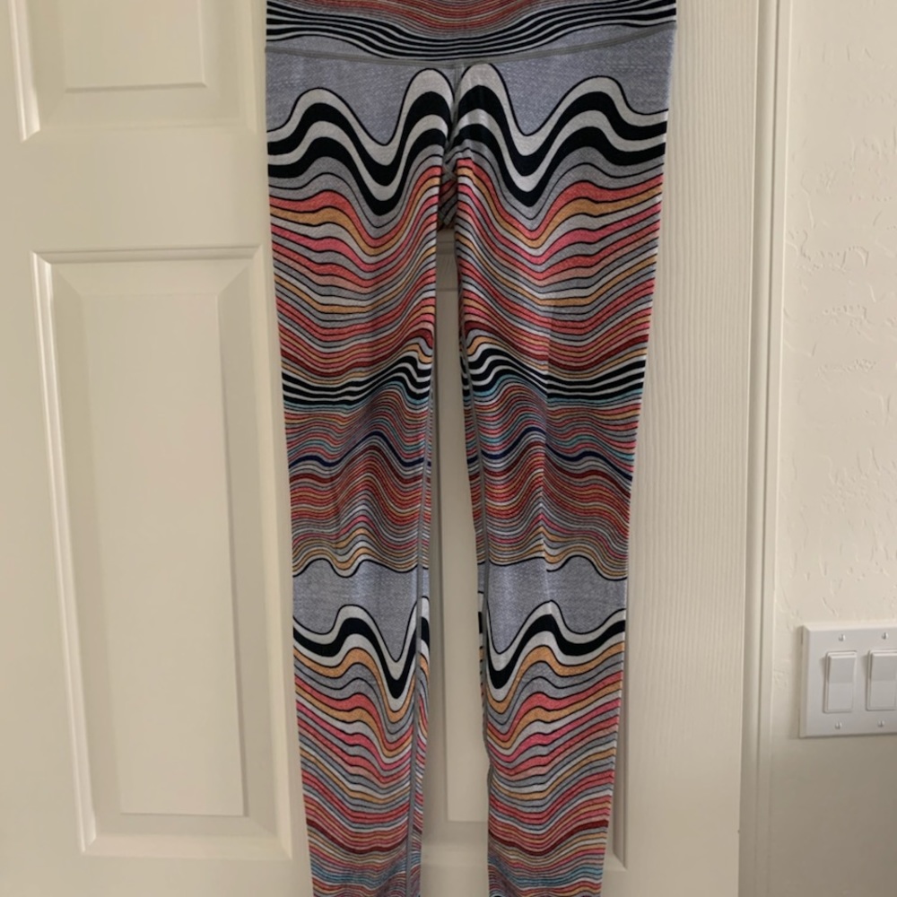 NIYAMA SOL ERASER ENDLESS LEGGINGS SIZE MEDIUM